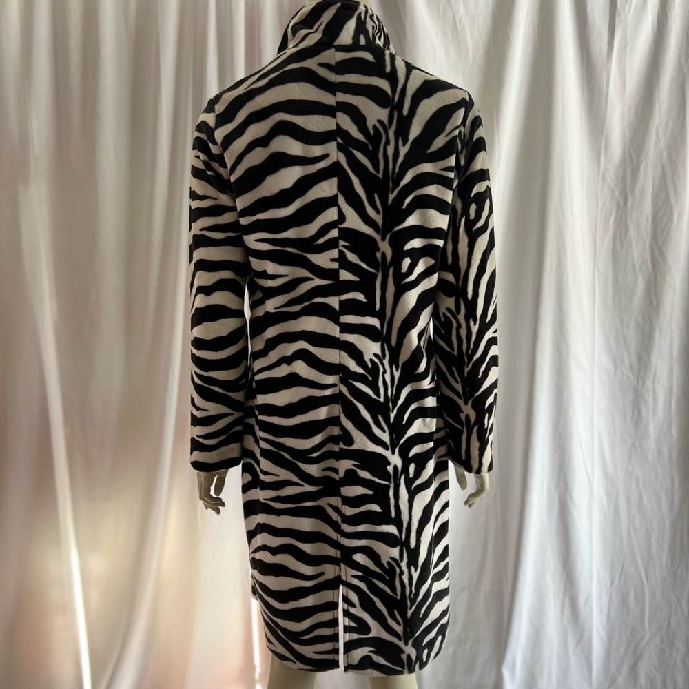 Chic Zebra Patterned Coat - image 7